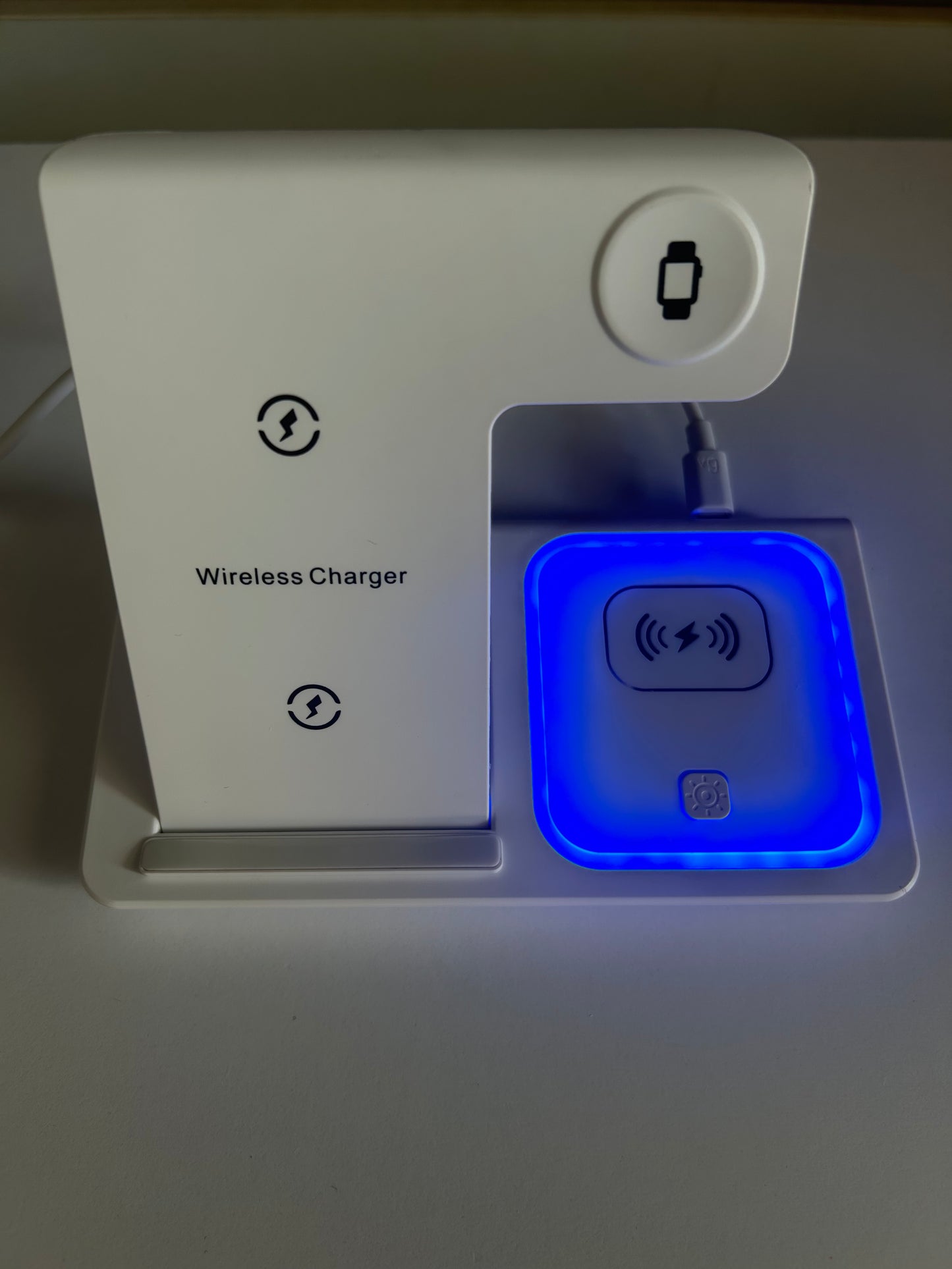 🔋 Chargeur Sans Fil 3-en-1 Pliable – Station de Recharge Multifonction